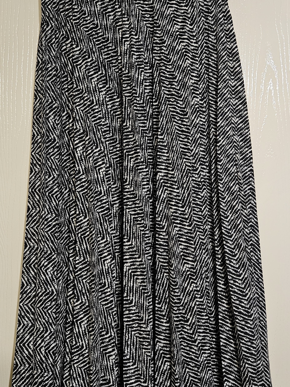 Zara Black & White Chevron-Print Maxi Skirt